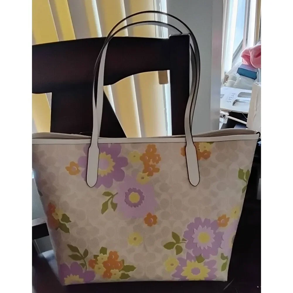 NWT~COACH CBG71 City Tote Bag in Signature Canvas with Floral Print~$490 Retail